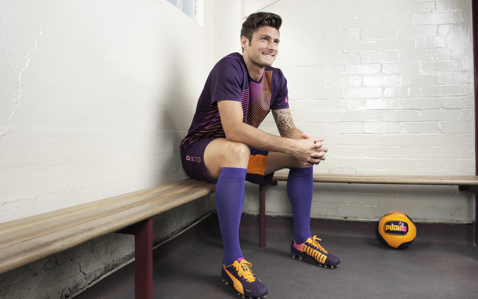 综合格斗赛场焦点！法国队对阵澳大利亚队，战况跌宕起伏，悬念直到终场